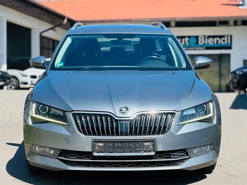 Gebraucht Skoda Superb Style 150 PS (110 kW) 2017 Grau Kombi