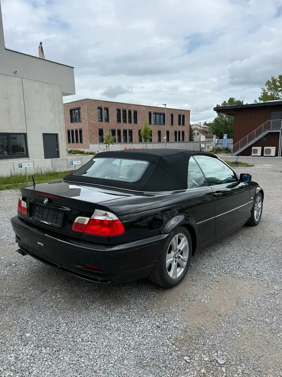 Gebraucht BMW 320 Cabriolet 170 PS (125 kW) 2001 Schwarz Cabrio