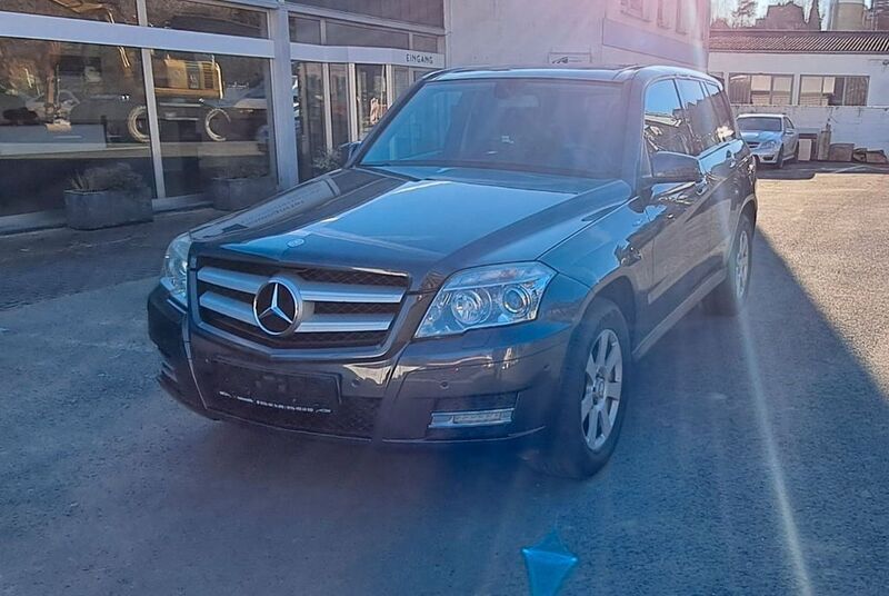 Grau Gebraucht 2011 Mercedes GLK220 SUV | 14.280 € (Fairer Preis) - Bild 1/4
