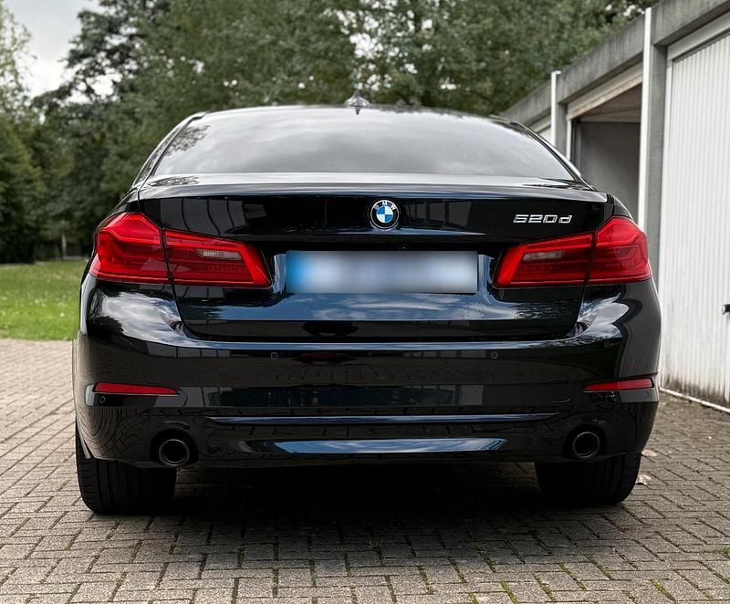 Gebraucht BMW 520 Sport Line 190 PS (139 kW) 2017 Schwarz Limousine