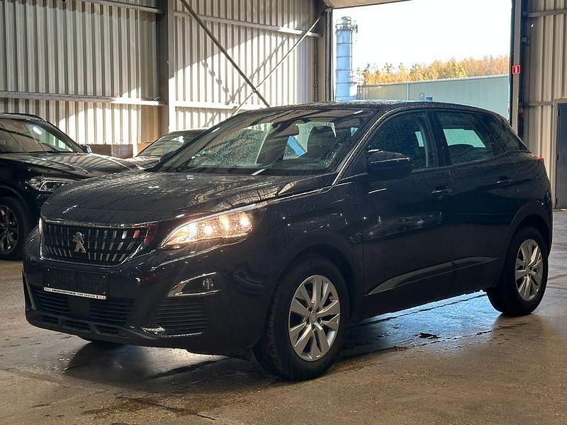 Grau Gebraucht 2018 Peugeot 3008 Active SUV | 9.600 € (Guter Preis) - Bild 1/4