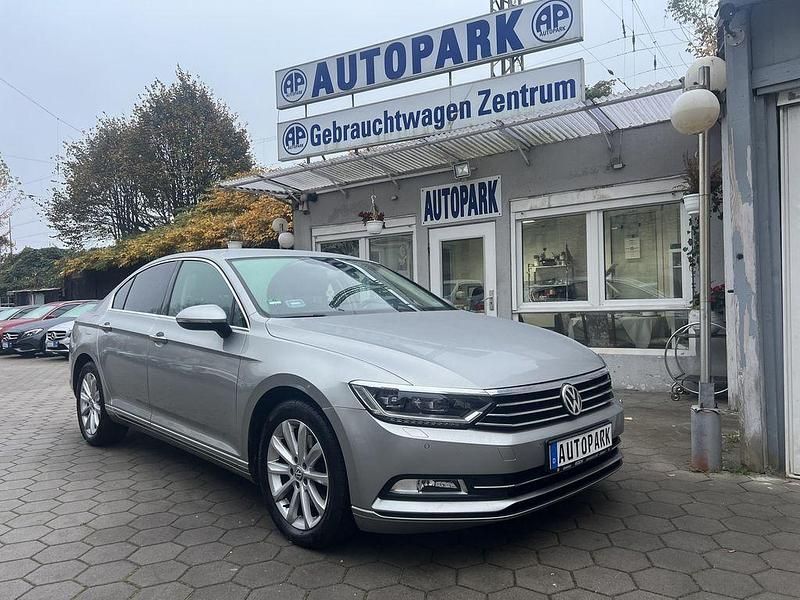 Grau Gebraucht 2015 VW Passat Highline Limousine | 15.800 € (Fairer Preis) - Bild 1/4