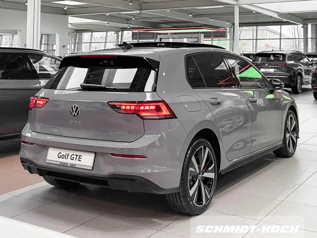 Gebraucht VW Golf VIII GTE 272 PS (200 kW) 2026 Mondsteingrau (grau) Limousine