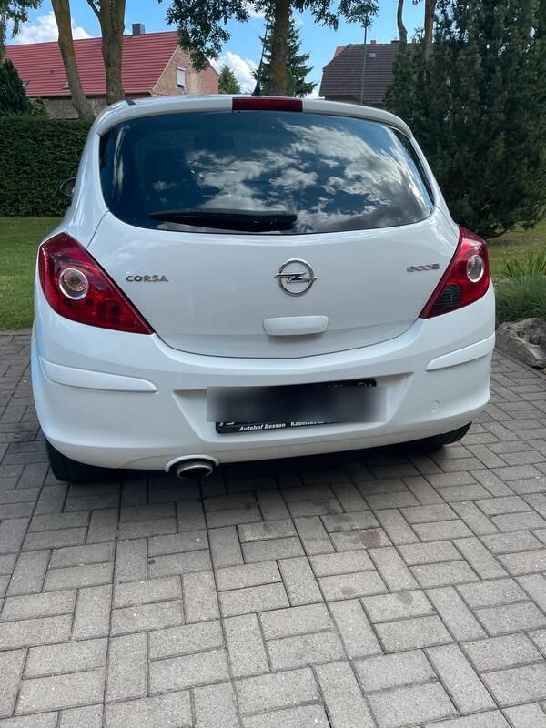 Weiß Gebraucht 2012 Opel Corsa Edition Kleinwagen | 1.800 € (Superpreis) - Bild 1/4