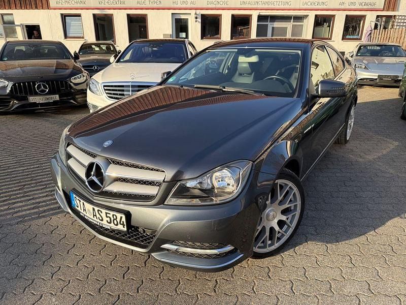 Gebraucht Mercedes C220 170 PS (125 kW) 2012 Grau Coupé