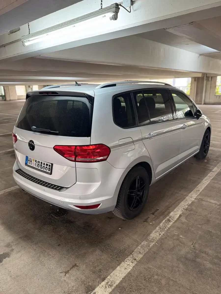Gebraucht VW Touran 116 PS (85 kW) 2018 Silber Van / Kleinbus