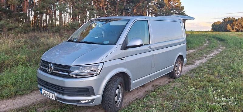 Silber Gebraucht 2017 VW Transporter Van | 13.999 € - Bild 1/4