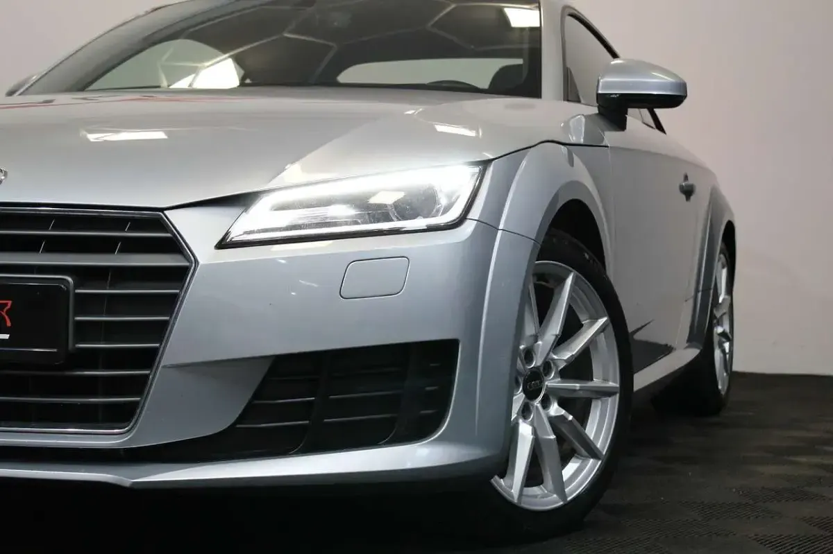 Gebraucht Audi TT Sport 184 PS (135 kW) 2014 Silber Coupé