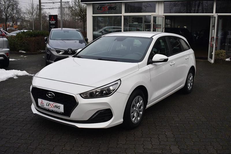Gebraucht Hyundai i30 99 PS (72 kW) 2019 Weiß Kombi