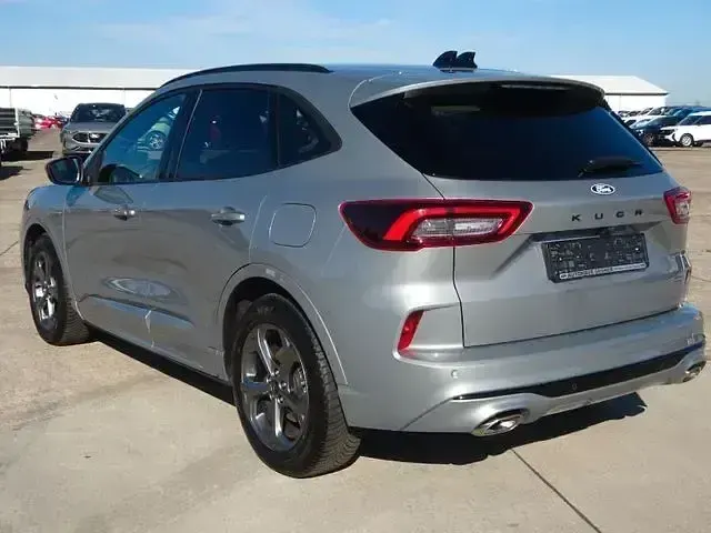 Gebraucht Ford Kuga ST-Line 180 PS (132 kW) 2025 Silber SUV