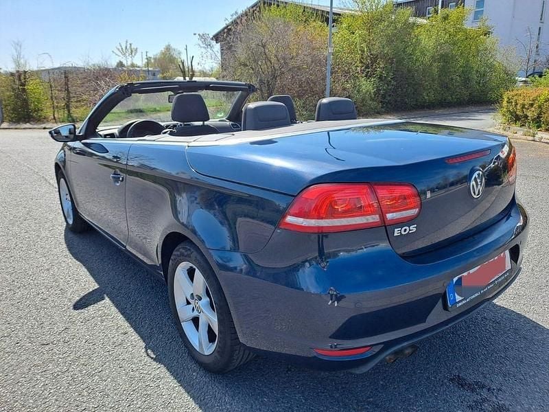 Gebraucht VW Eos 140 PS (102 kW) 2011 Blau Cabrio