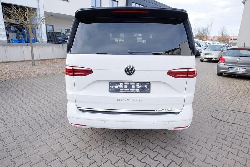 Gebraucht VW Multivan Edition 150 PS (110 kW) 2025 Candy weiss / schwarz Van