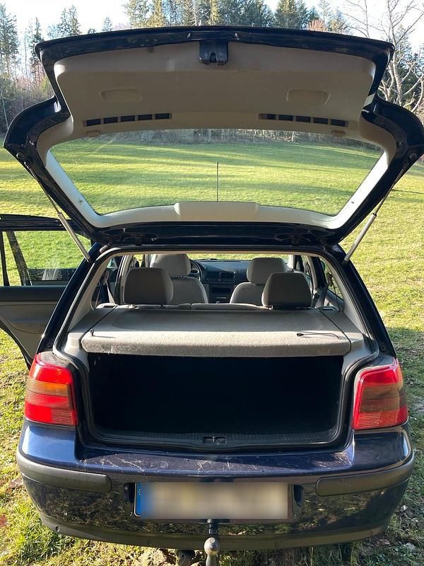 Gebraucht VW Golf IV 115 PS (84 kW) 2002 Blau Kleinwagen