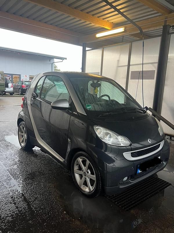 Schwarz Gebraucht 2009 Smart ForTwo Coupé Kleinwagen | 3.850 € (Guter Preis) - Bild 1/4