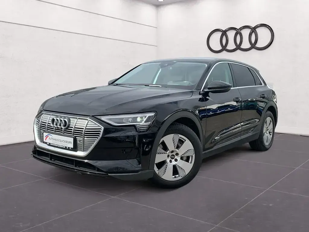 Gebraucht Audi e-tron Performance 300 kW (408 PS) 2023 Brillantschwarz SUV