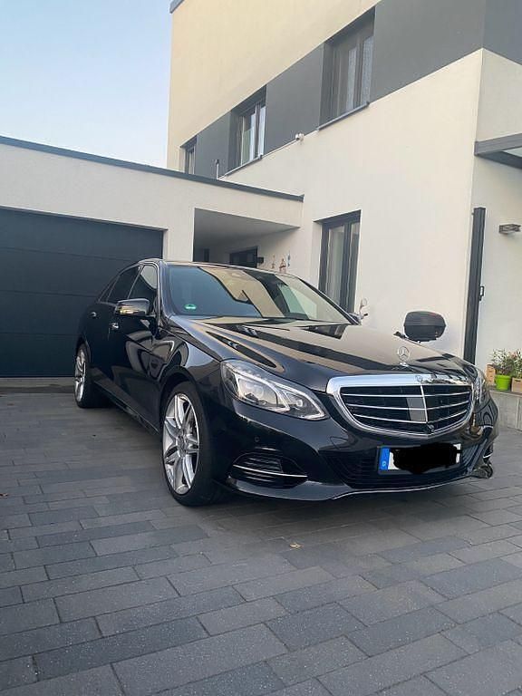 Gebraucht Mercedes E350 Elegance 258 PS (189 kW) 2015 Schwarz Limousine