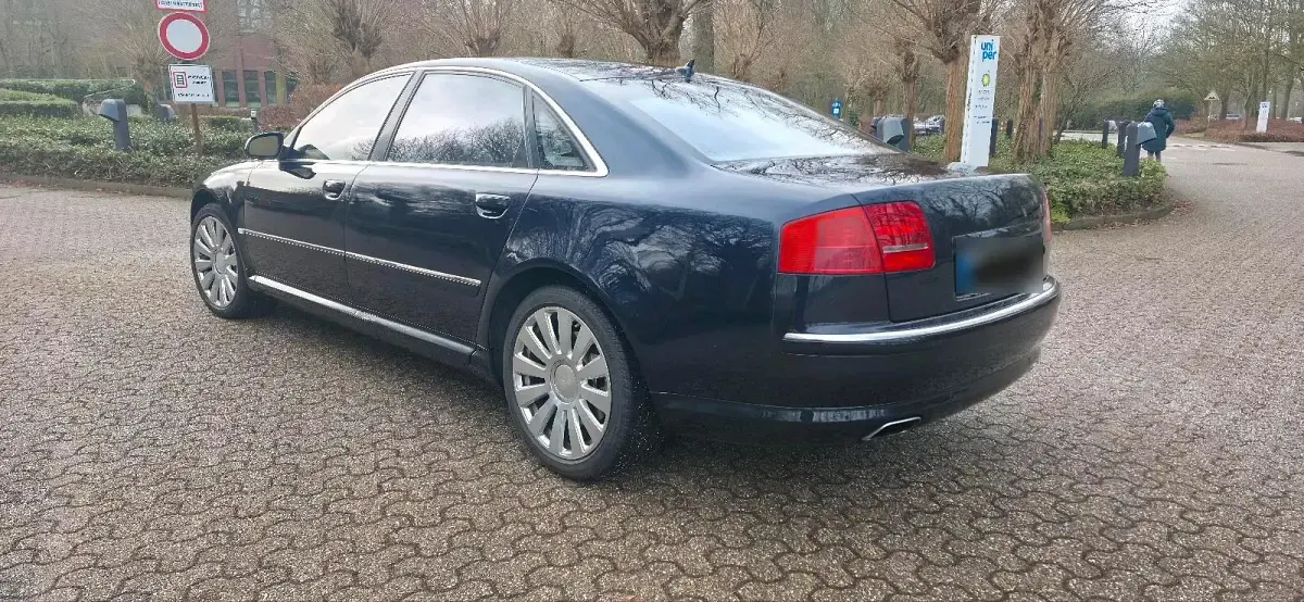 Second-hand Audi A8 450 CP (330 kW) 2005 Albastru Berlinǎ