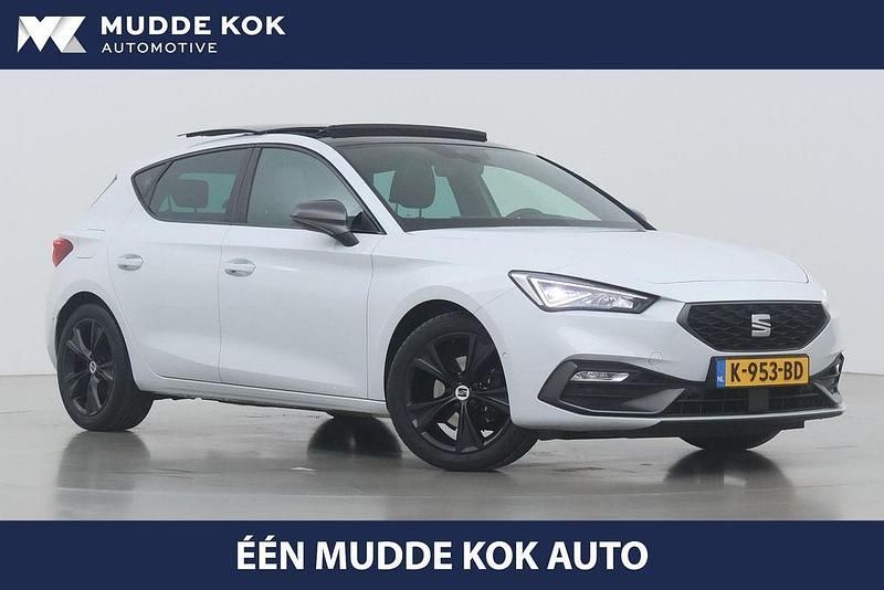 Weiß Gebraucht 2020 Seat Leon FR Limousine | 18.643 € (Teuer) - Bild 1/4