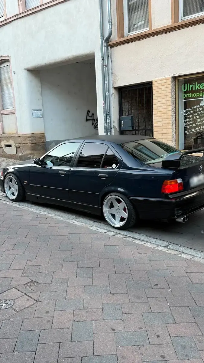 Gebraucht BMW 316 M Sport 105 PS (77 kW) 1995 Blau Limousine