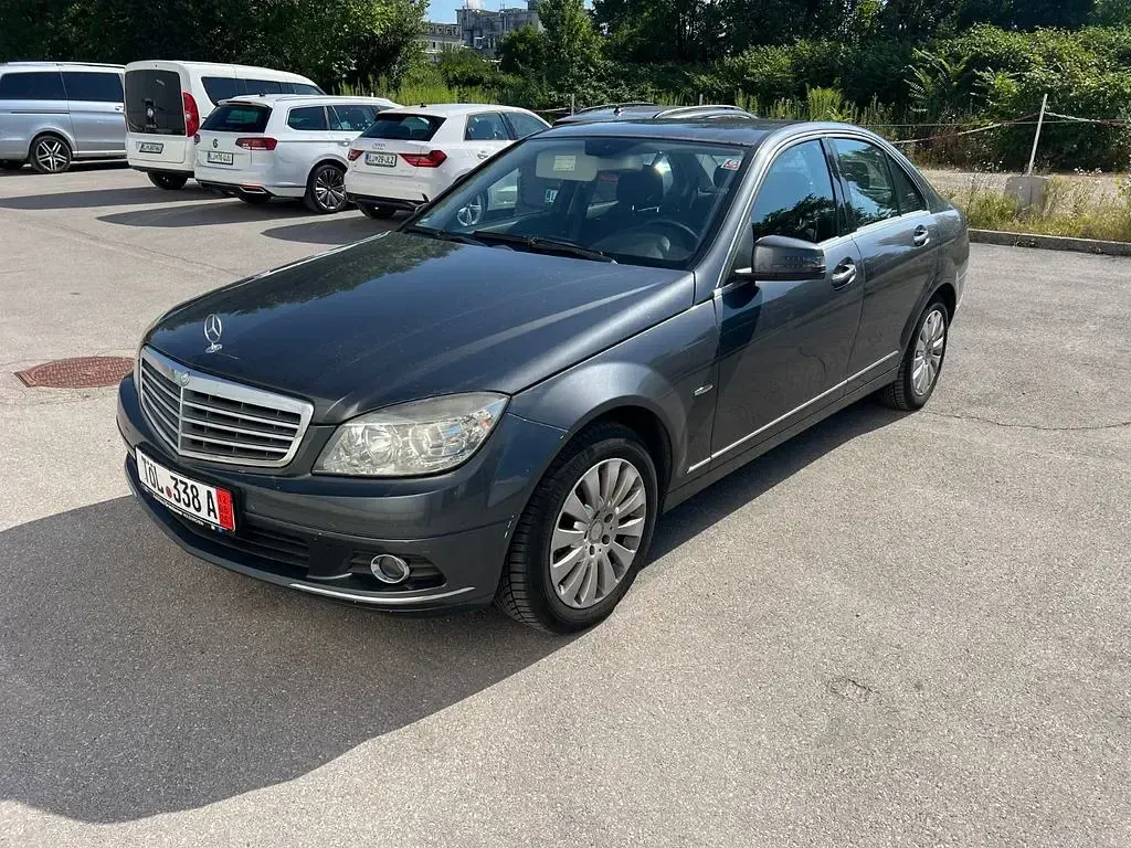 Gebraucht Mercedes C200 136 PS (100 kW) 2010 Grau Limousine