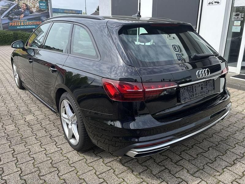 Gebraucht Audi A4 Advanced 163 PS (119 kW) 2021 Schwarz Kombi
