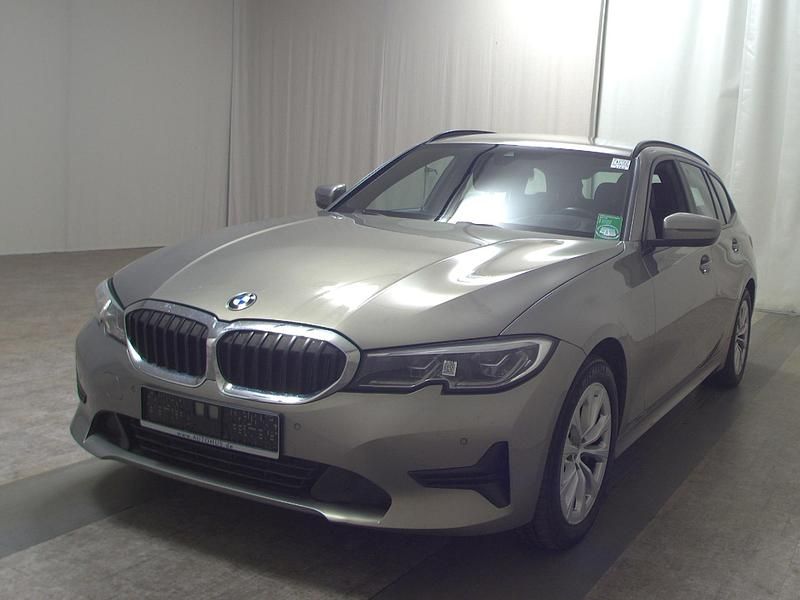 Gebraucht BMW 330 Advantage 286 PS (210 kW) 2021 Grau Kombi