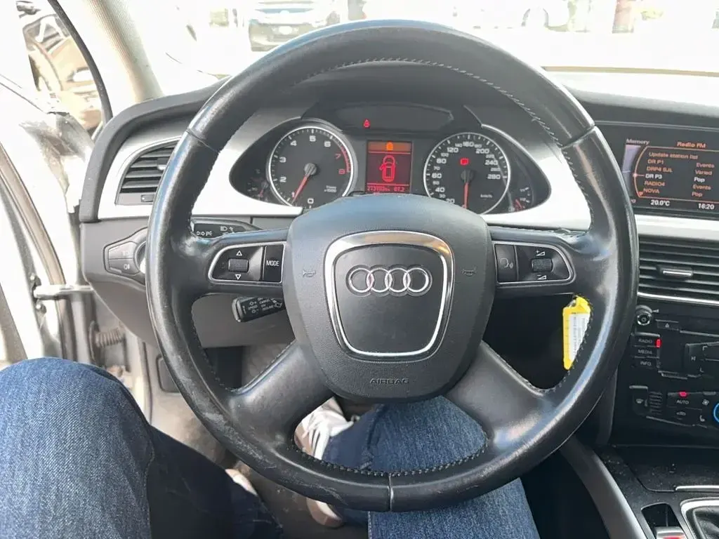 Gebraucht Audi A4 Attraction 211 PS (155 kW) 2011 Grau Limousine