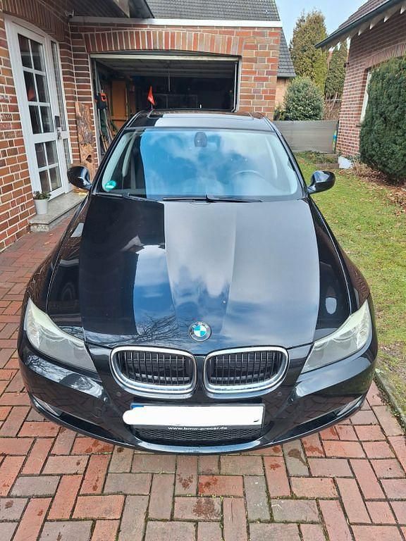 Gebraucht BMW 320 170 PS (125 kW) 2009 Schwarz Limousine