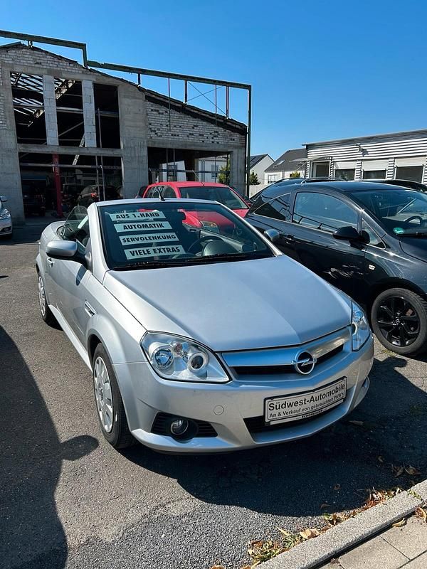 Silber Gebraucht 2005 Opel Tigra Cabrio | 4.790 € (Etwas zu teuer) - Bild 1/4
