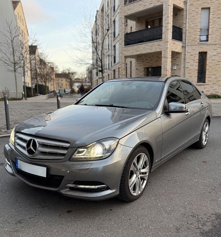Grau Gebraucht 2012 Mercedes C350 Avantgarde Limousine | 9.500 € (Guter Preis) - Bild 1/4