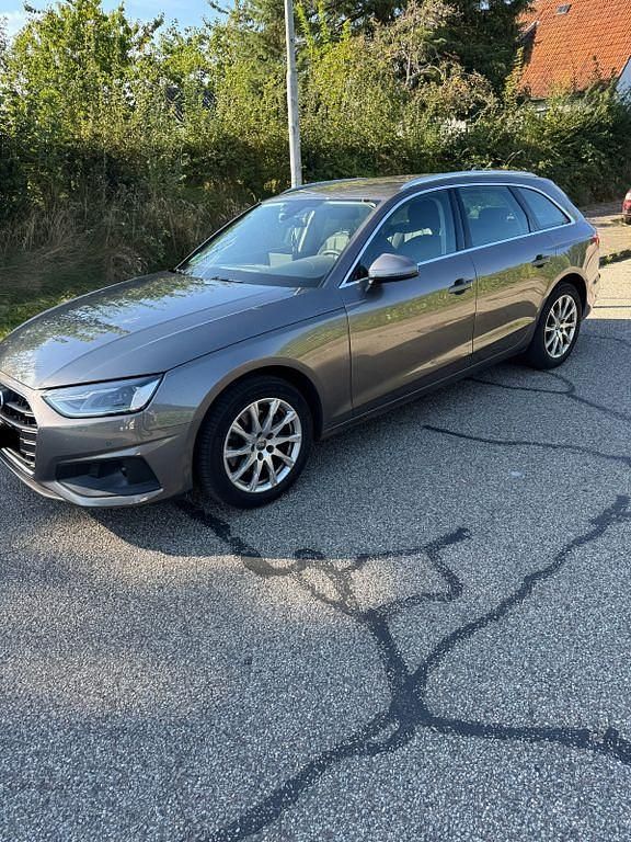 Gebraucht Audi A4 Ambiente 163 PS (119 kW) 2019 Grau Limousine