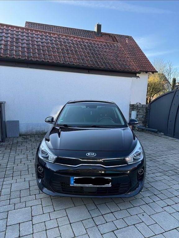 Gebraucht Kia Rio Platinum Edition 120 PS (88 kW) 2017 Schwarz Limousine