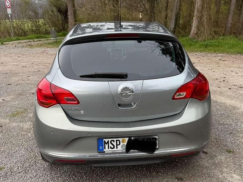Gebraucht Opel Astra 116 PS (85 kW) 2012 Grau Limousine
