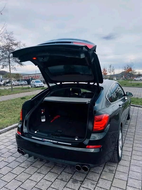 Gebraucht BMW 530 245 PS (180 kW) 2011 Schwarz Limousine