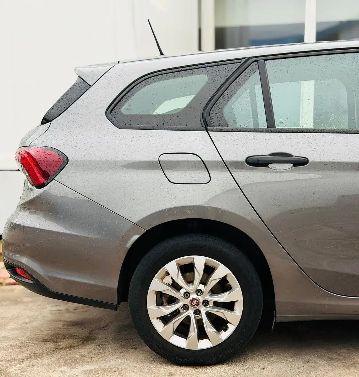 Gebraucht Fiat Tipo 95 PS (69 kW) 2019 Grau Kombi