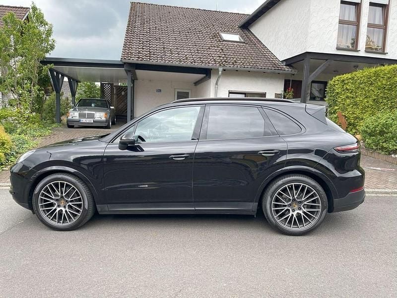 Schwarz Gebraucht 2019 Porsche Cayenne Turbo SUV | 49.999 € (Guter Preis) - Bild 1/4