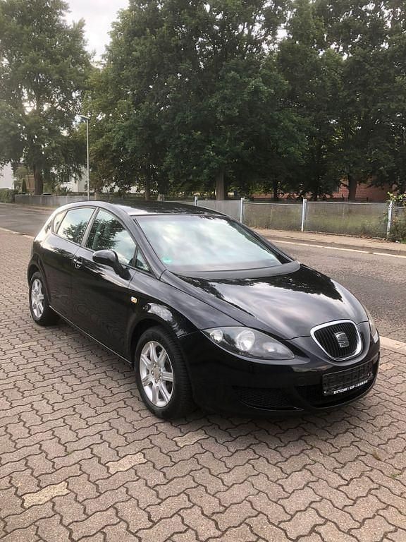 Schwarz Gebraucht 2006 Seat Leon Limousine | 2.650 € (Fairer Preis) - Bild 1/4