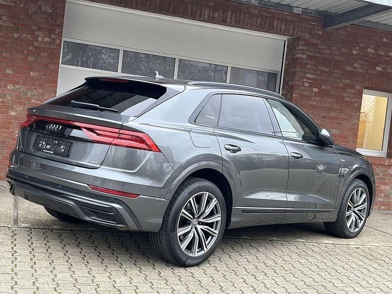 Gebraucht Audi Q8 S-Line 286 PS (210 kW) 2020 Grau SUV