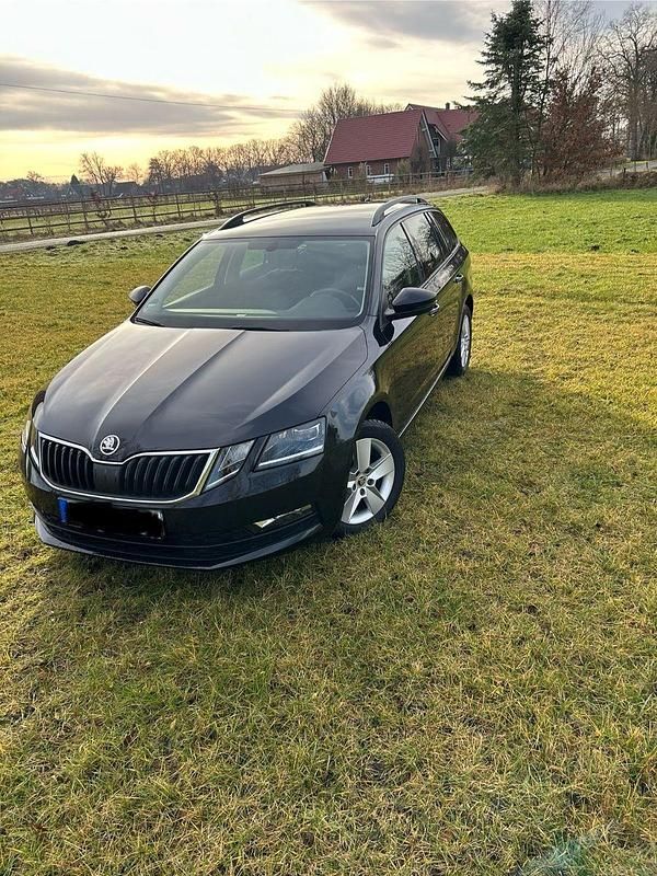 Gebraucht Skoda Octavia Ambition 116 PS (85 kW) 2018 Schwarz Kombi
