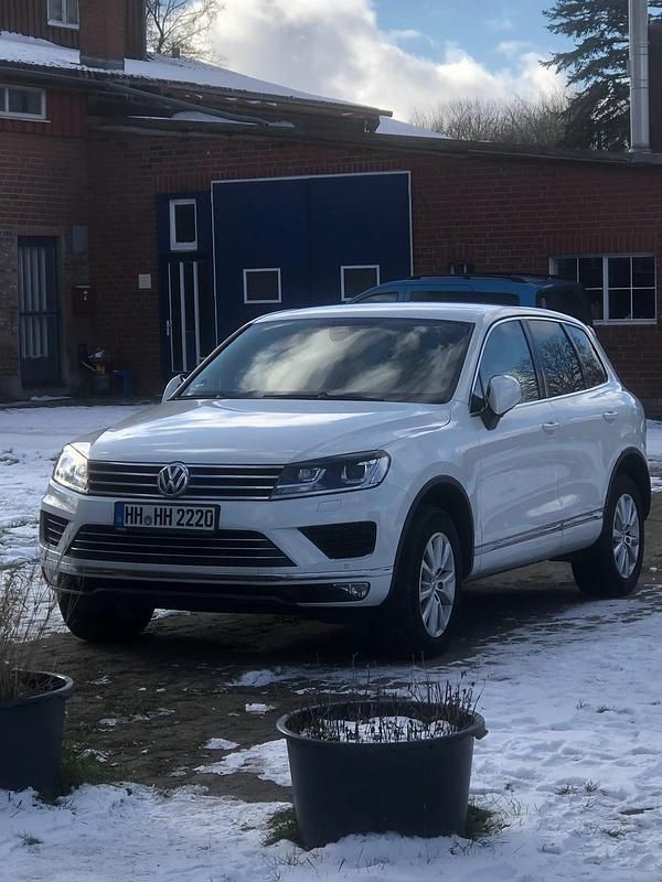 Weiß Gebraucht 2016 VW Touareg SUV | 22.800 € (Fairer Preis) - Bild 1/4