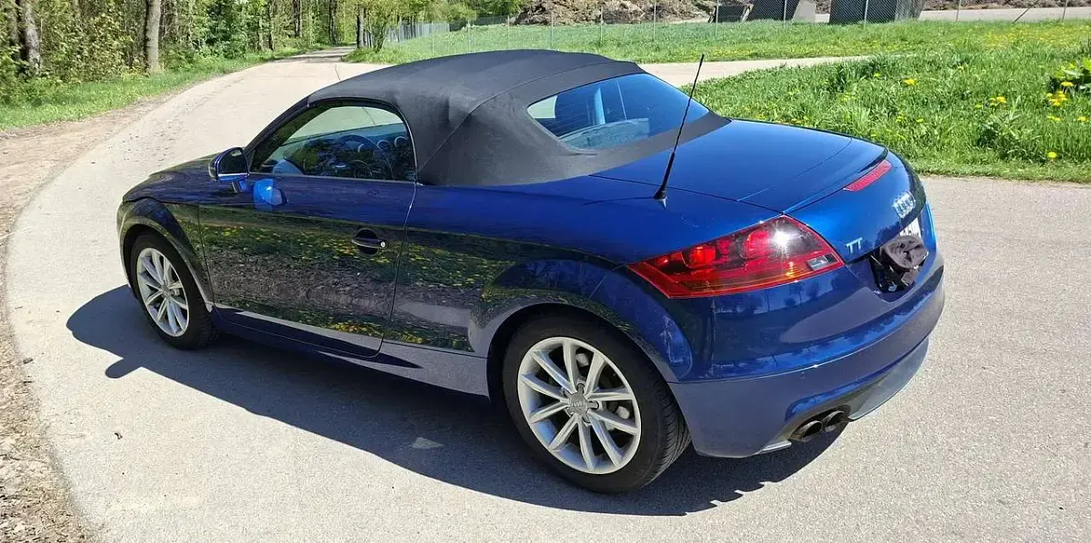 Gebraucht Audi TT Roadster 160 PS (117 kW) 2012 Blau Cabrio