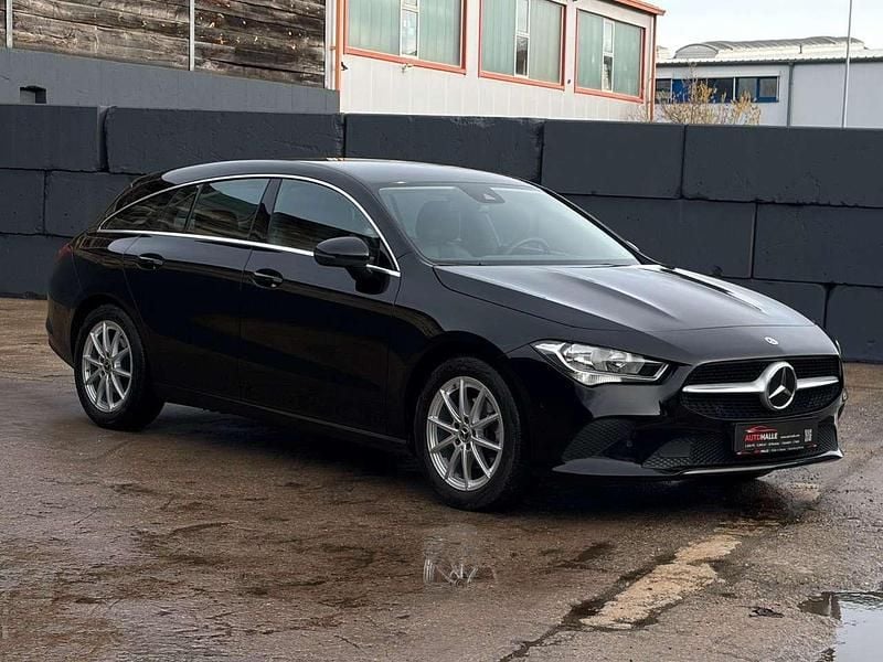 Gebraucht Mercedes CLA180 136 PS (100 kW) 2023 Nachtschwarz  unilack Limousine