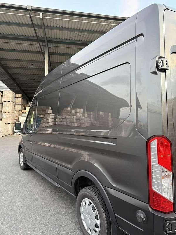Gebraucht Ford Transit Trend 131 PS (96 kW) 2020 Grau Van
