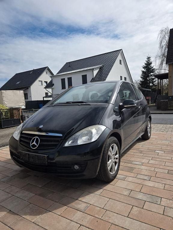 Gebraucht Mercedes A150 95 PS (69 kW) 2010 Schwarz Kleinwagen