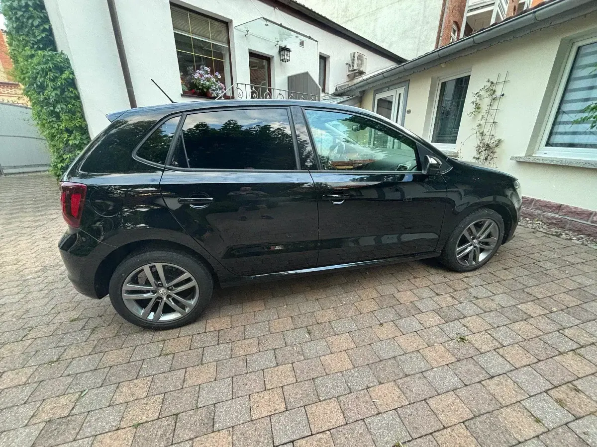 Gebraucht VW Polo Sound 75 PS (55 kW) 2017 Schwarz Kleinwagen