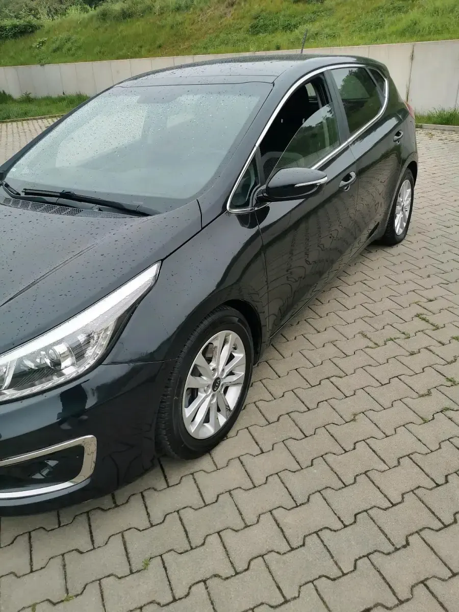 Gebraucht Kia Ceed 135 PS (99 kW) 2016 Schwarz Kleinwagen