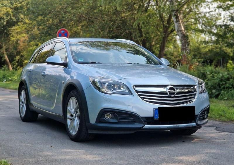 Silber Gebraucht 2014 Opel Insignia Country Tourer Kombi | 9.490 € (Superpreis) - Bild 1/4