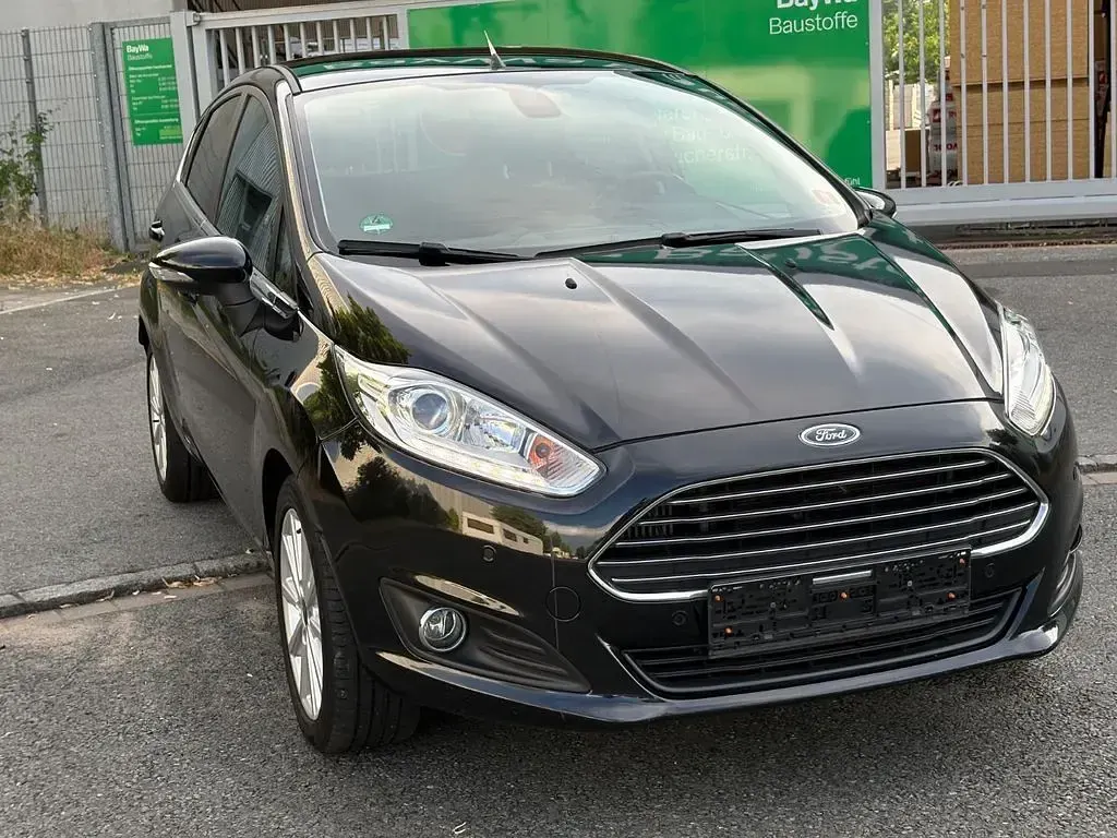 Gebraucht Ford Fiesta Titanium 101 PS (74 kW) 2015 Schwarz Kleinwagen