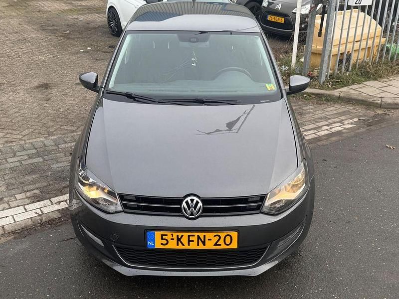 Gebraucht VW Polo Highline 90 PS (66 kW) 2013 Grau Limousine