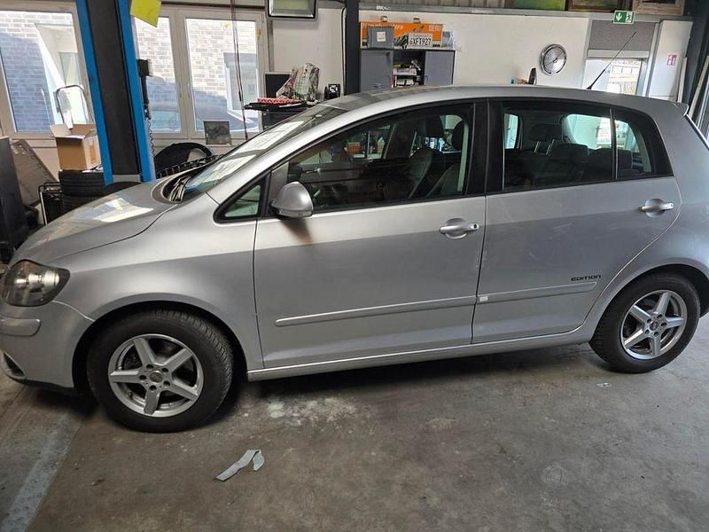 Gebraucht VW Golf Plus Cross 122 PS (89 kW) 2008 Silber Van / Kleinbus